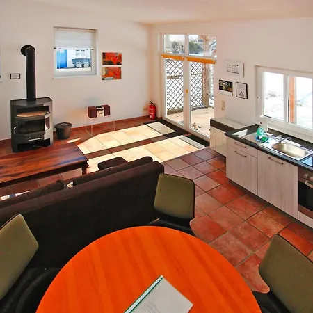 Doppelhaushaelfte Am Flacher See, 펜션 *