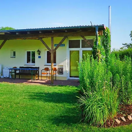 Holiday home Doppelhaushaelfte Am Flacher See, Klocksin